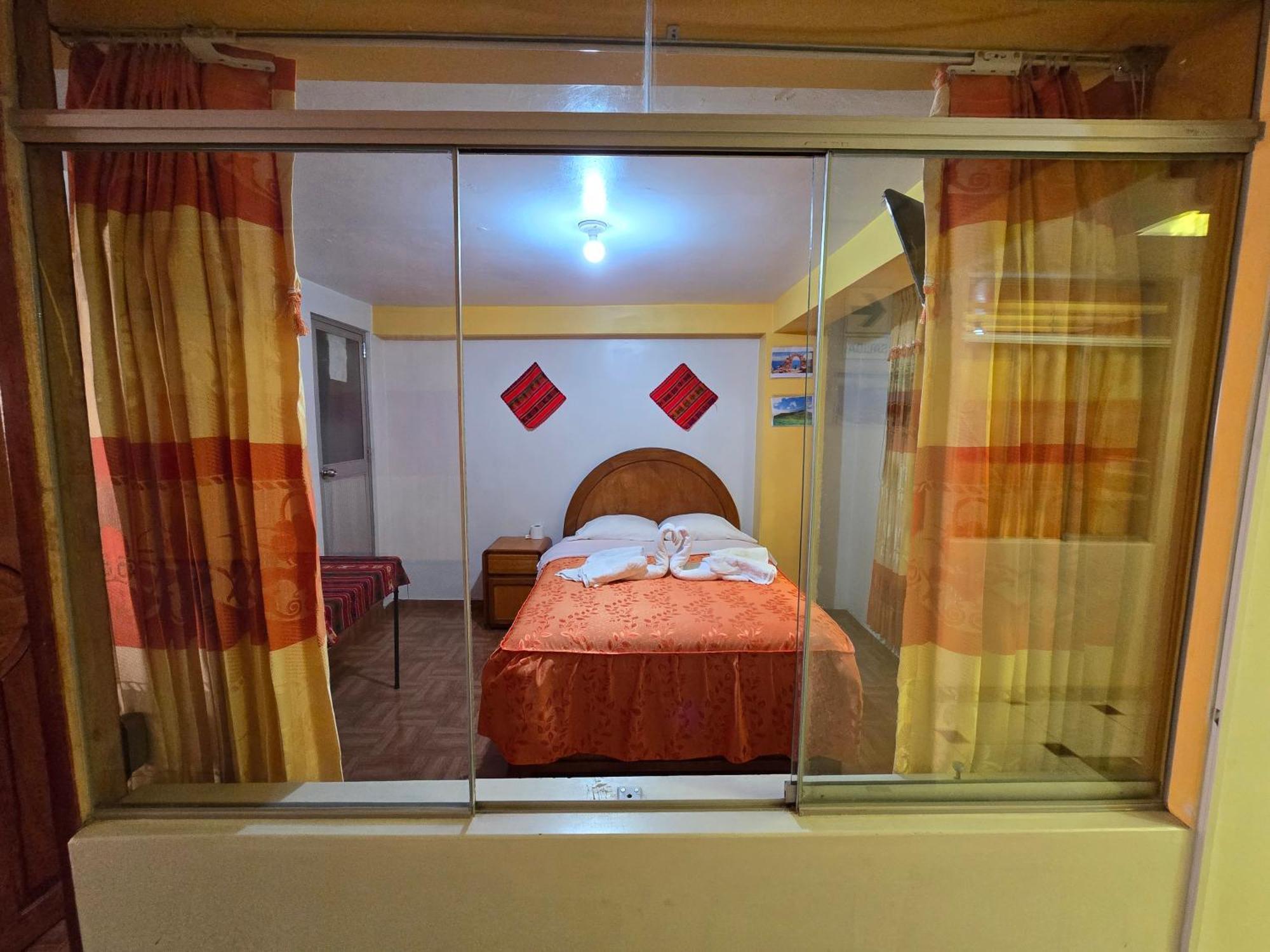 Hostal Acuarius بونو المظهر الخارجي الصورة